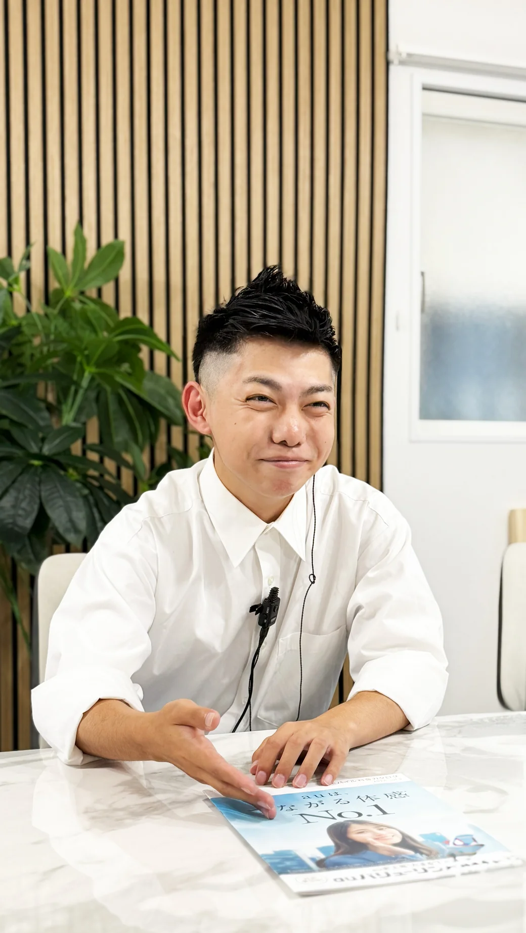 ショップで受付・販売するスタッフ